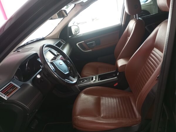Land Rover Discovery Sport - Image 6