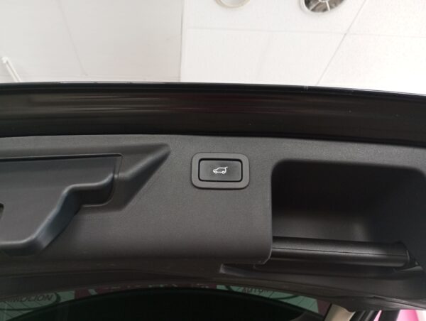 Land Rover Discovery Sport - Image 15