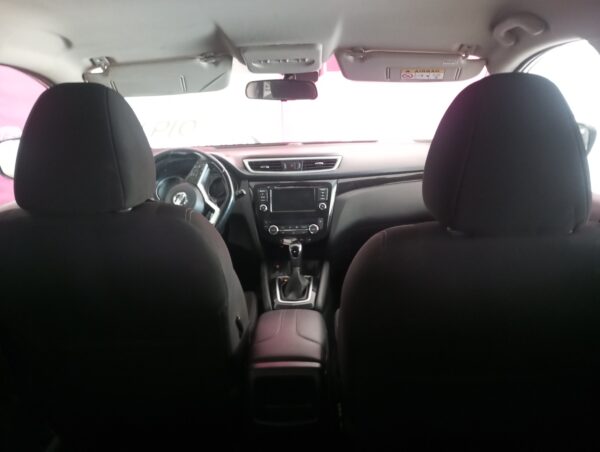 Nissan Qashqai 4x4 Automático 150 cv - Image 14